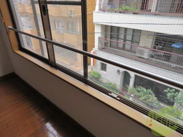 バルコニー　バルコニーが無いので、大きな窓を撮影してみました。