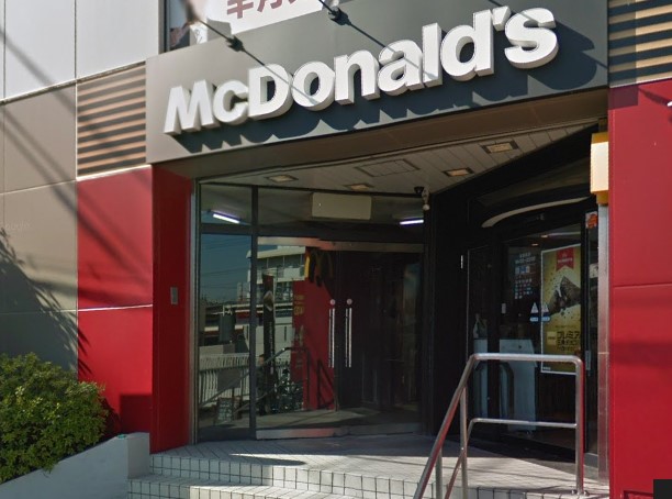 飲食店　マクドナルド 阪急夙川駅前店（飲食店）まで567m