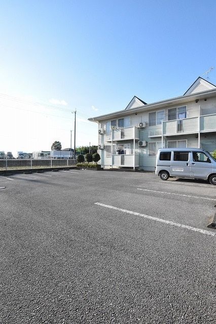 【大田原市下石上のアパートの駐車場】