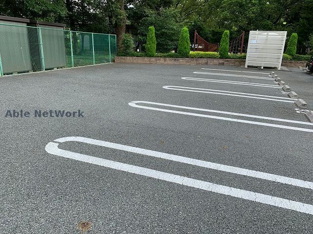 駐車場　駐車場