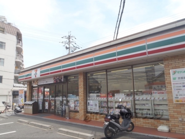 コンビニ　セブンイレブン向日梅ノ木店（コンビニ）まで670m