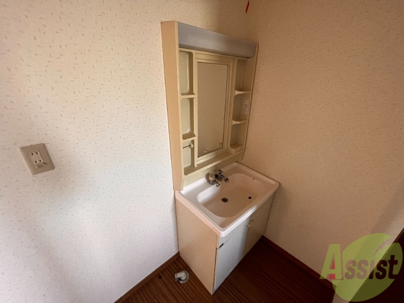 洗面設備　人気の独立洗面化粧台付き。嬉しいですね。