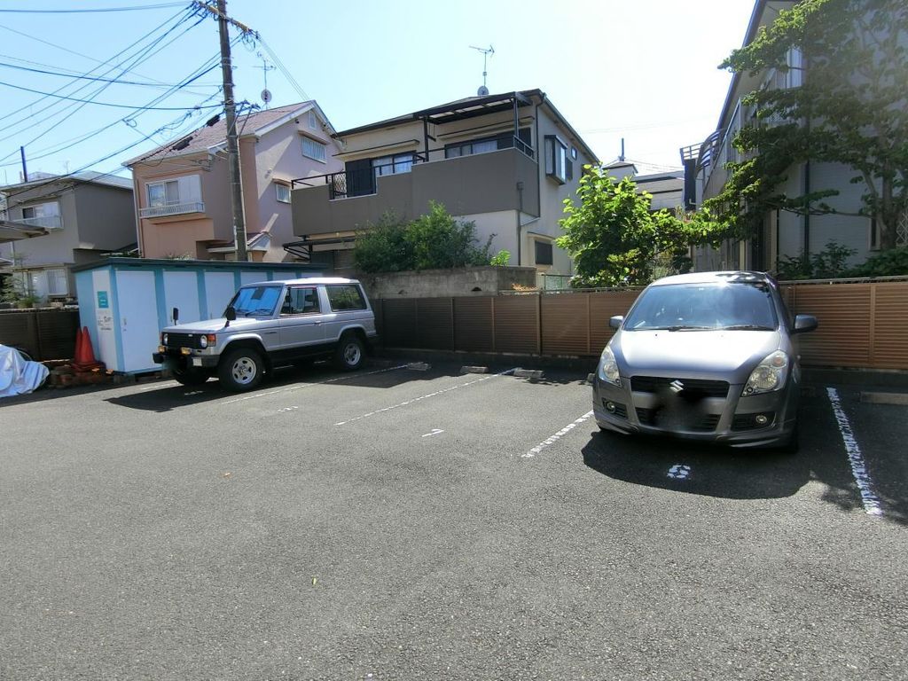 駐車場　駐車場