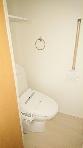 トイレ　温水洗浄便座