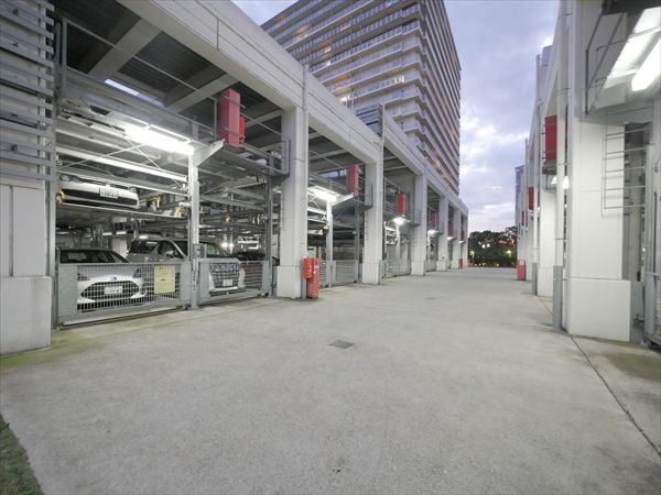 【江東区豊洲のマンションの駐車場】