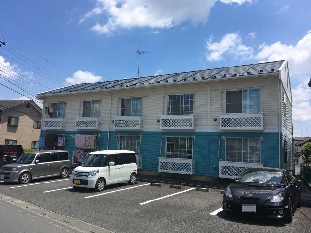 東松山市小松原町のアパートの建物外観