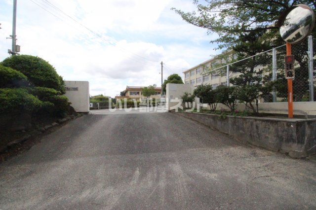 【福岡市早良区小田部のアパートの小学校】