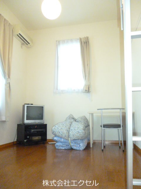 居室・リビング　家具家電付きです。