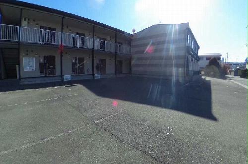 駐車場　広めの駐車場です。