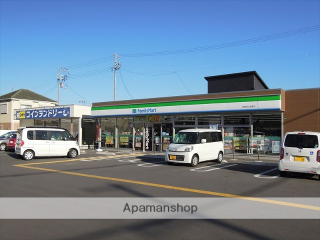 コンビニ　ファミリーマート（コンビニ）まで453m