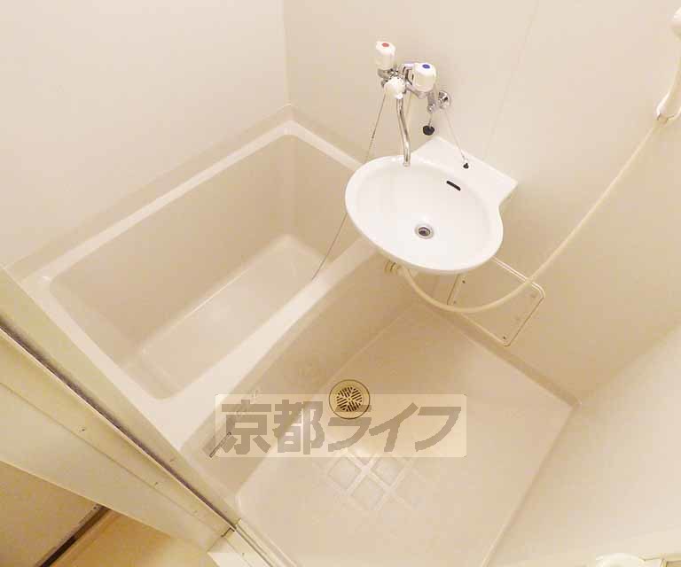 バス・シャワールーム　清潔感があります。