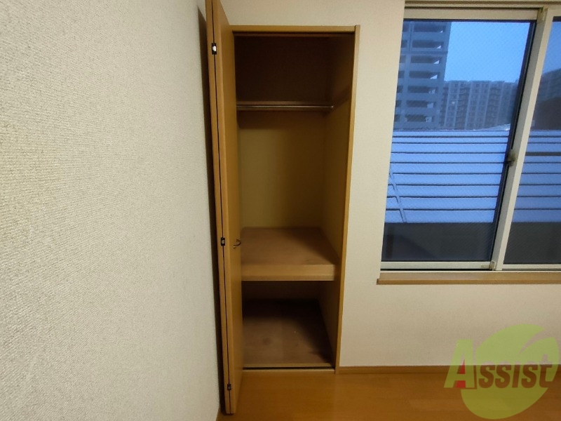収納　寝室の収納です。部屋がすっきり片付きます。