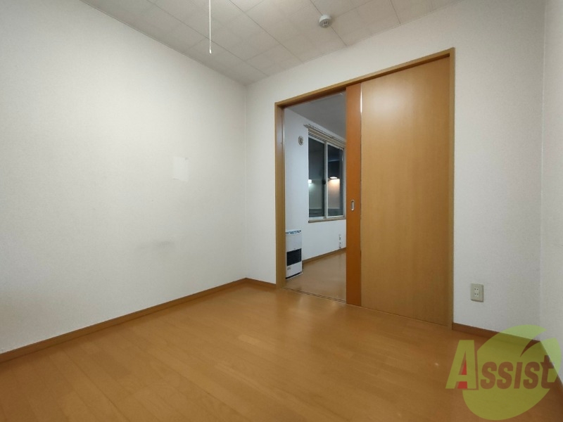 その他部屋・スペース　寝室です。二部屋をどう使うかはあなた次第です！