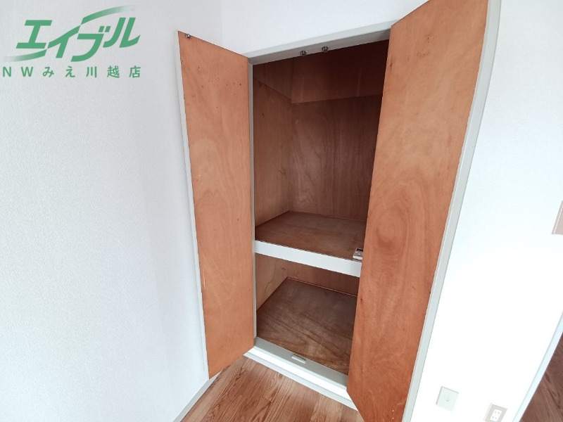 収納　同型参考写真