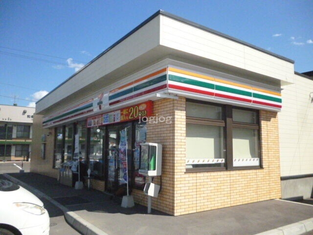 コンビニ　セブンイレブン北見無加川店（コンビニ）まで356m