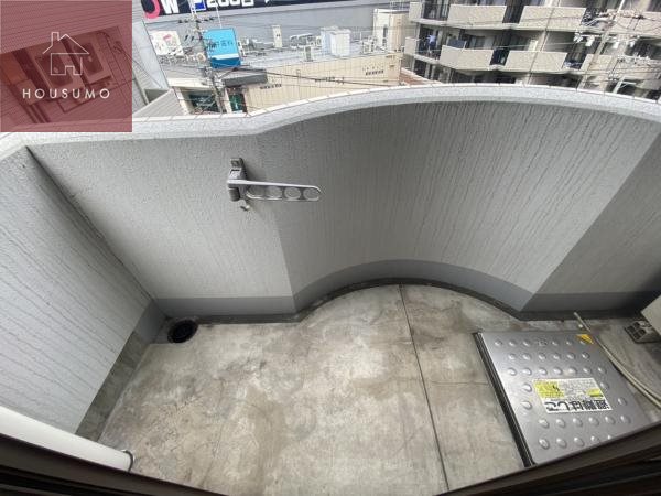 バルコニー　開放的で明るい空間を演出してくれるバルコニーです