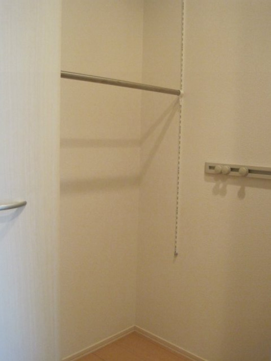 収納　ワンステップクローゼット