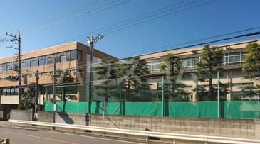 小学校　川口市立青木中央小学校（小学校）まで492m