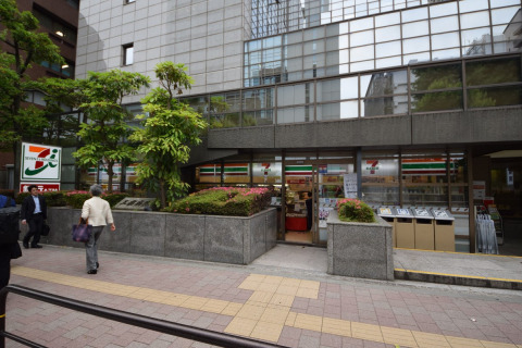 コンビニ　セブン?イレブン駿河台三楽病院店（コンビニ）まで220m