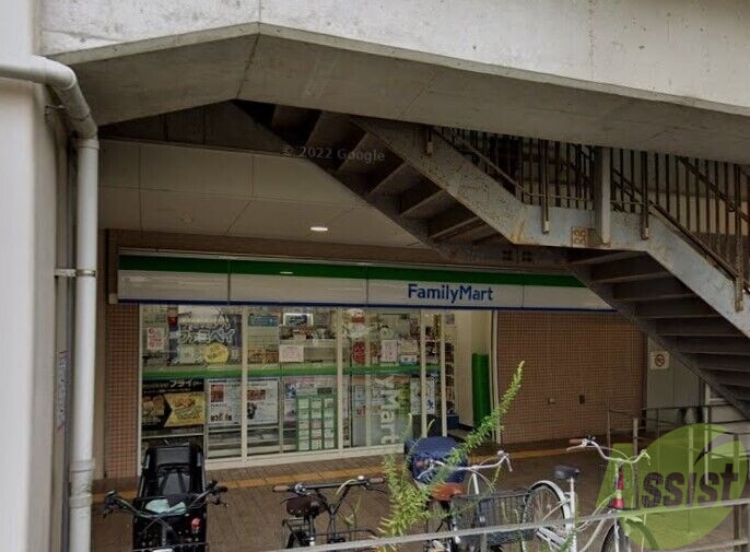 コンビニ　ファミリーマート 阪神西宮駅東店（コンビニ）まで194m