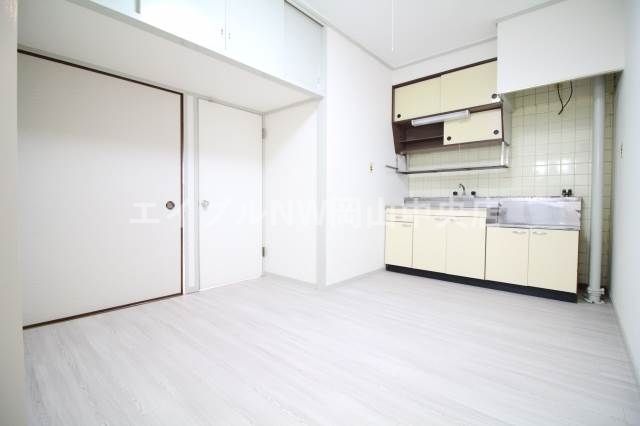 居室・リビング　内装リフォーム済み