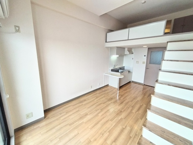 居室・リビング　洋室７帖にロフトあり