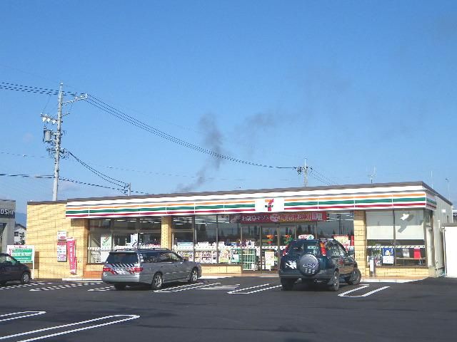 コンビニ　セブンイレブン（コンビニ）まで430m