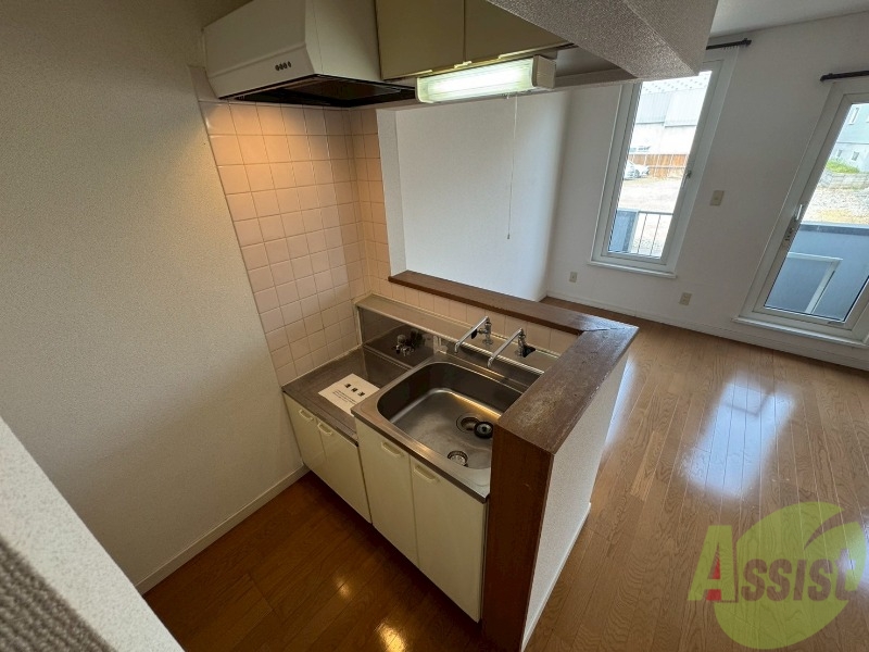 キッチン　キッチンはスペースも広々していて使いやすそうですよ！