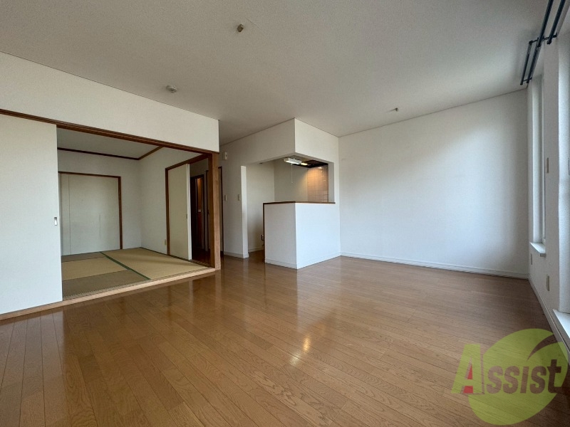 居室・リビング　広くてキレイなお部屋が広がっていて、充実した生活が送れそう。