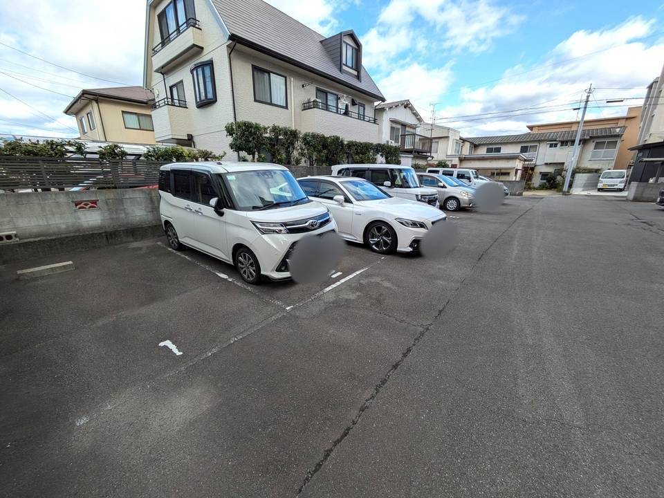 駐車場　駐車場