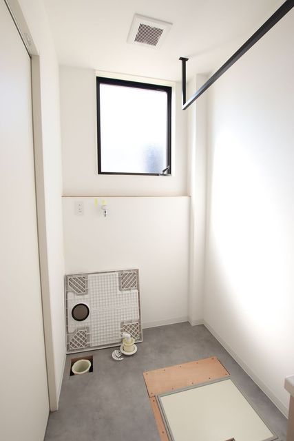 その他　洗濯機置き場／室外物干し