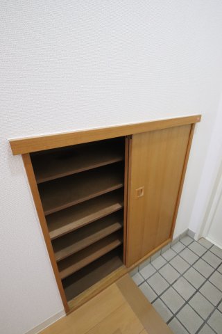 収納　シューズボックス