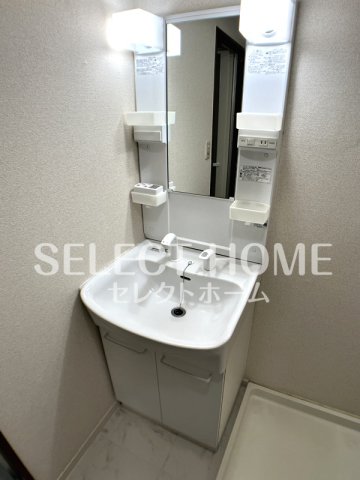 洗面設備　独立洗面台で身支度をすべて済ませてしまいましょう同型タイプ