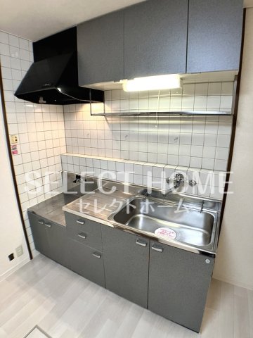 キッチン　コンパクトなキッチンで掃除もラクラク同型タイプ