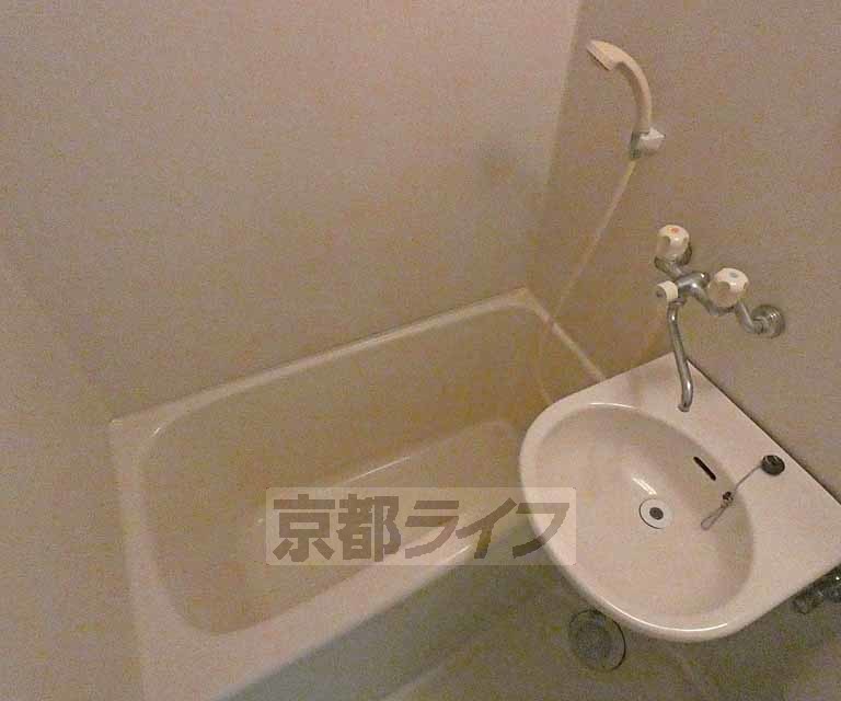 バス・シャワールーム　お風呂です・