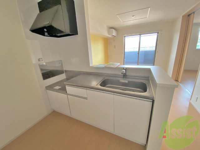 キッチン　こちらのキッチンには、お好きなコンロを設置頂けます。