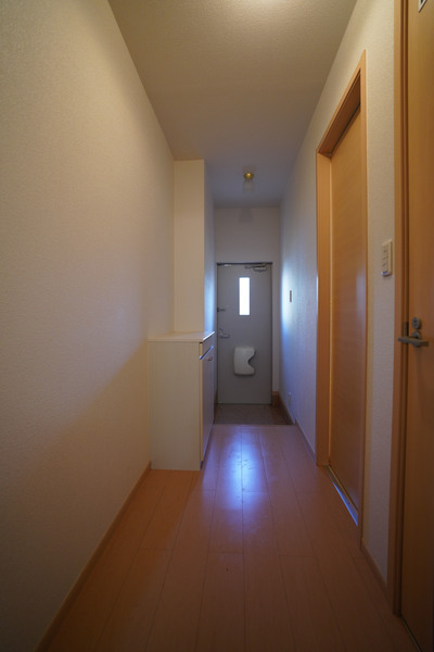 玄関　同じ建物の別のお部屋