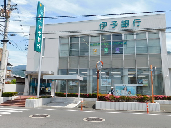 銀行　伊予銀行三島支店（銀行）まで402m