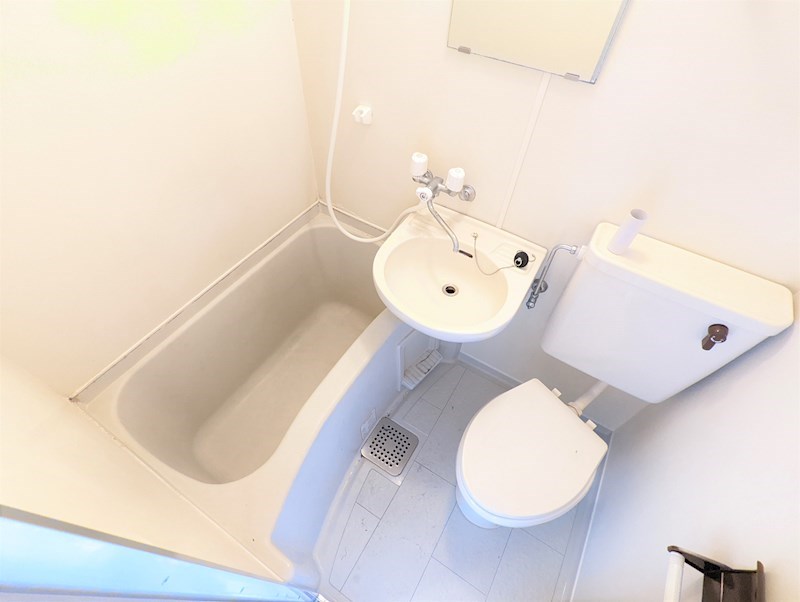 バス・シャワールーム　お掃除が簡単な3点式ユニットバス！です