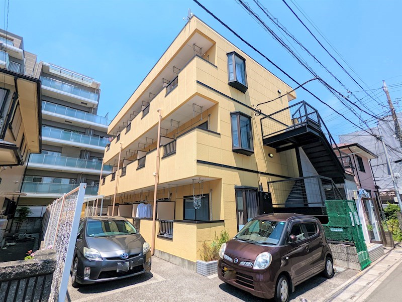 建物外観　新越谷駅徒歩５分（400ｍ）