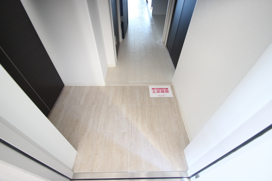 玄関　※別部屋の写真です