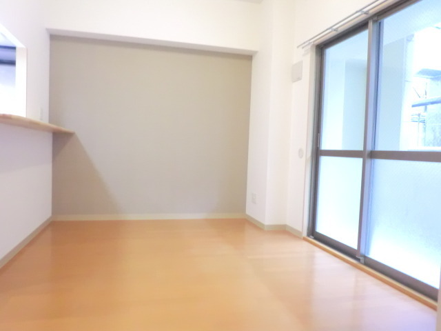 居室・リビング　明るいリビング