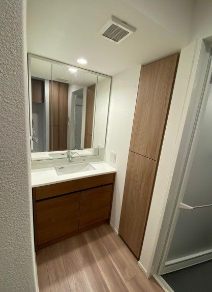 洗面設備　参考写真左右反転タイプ