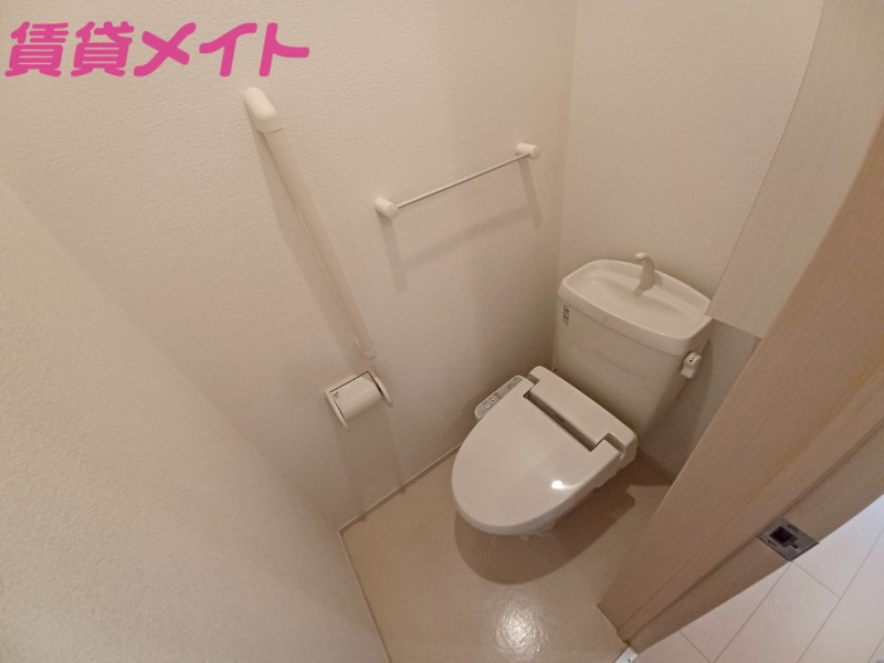トイレ　同型参考写真
