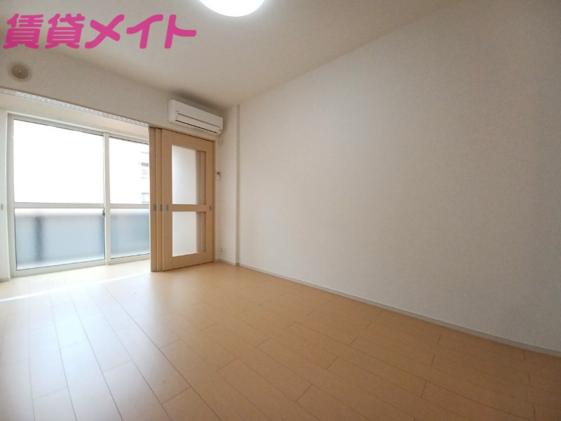 居室・リビング　同型参考写真