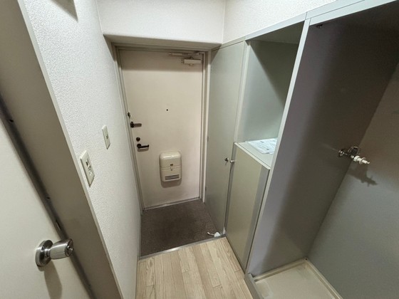 玄関　※別部屋の写真です