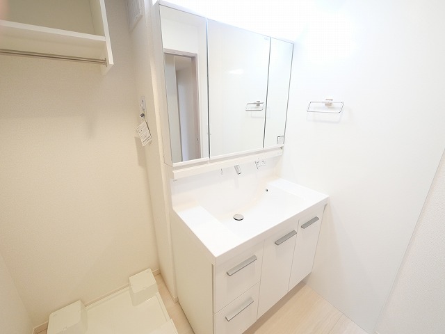 洗面設備　忙しい朝には欠かせない洗面所です