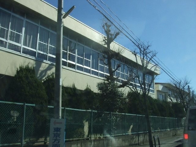 中学校　三芳中学校（中学校）まで1504m