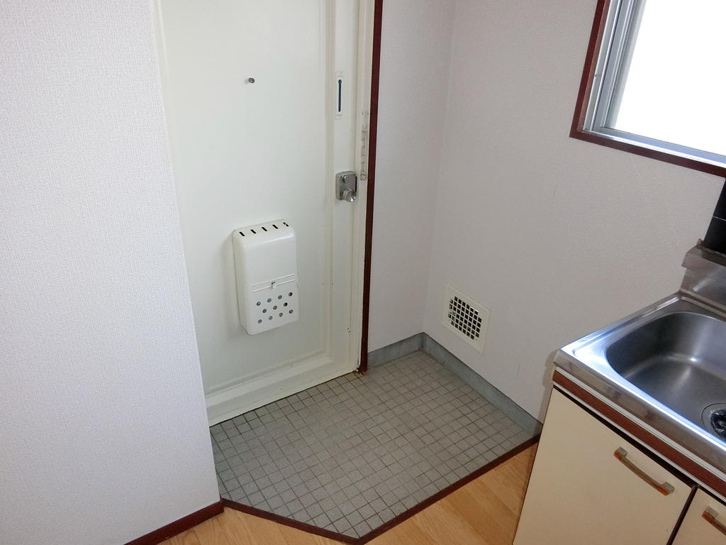 玄関　他のお部屋の写真の為、現況を優先させて頂きます。