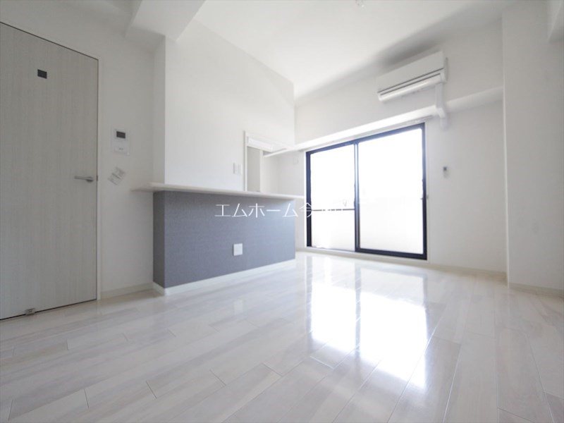 バルコニー　LDK12.58帖　エアコン付　バルコニーに面しています